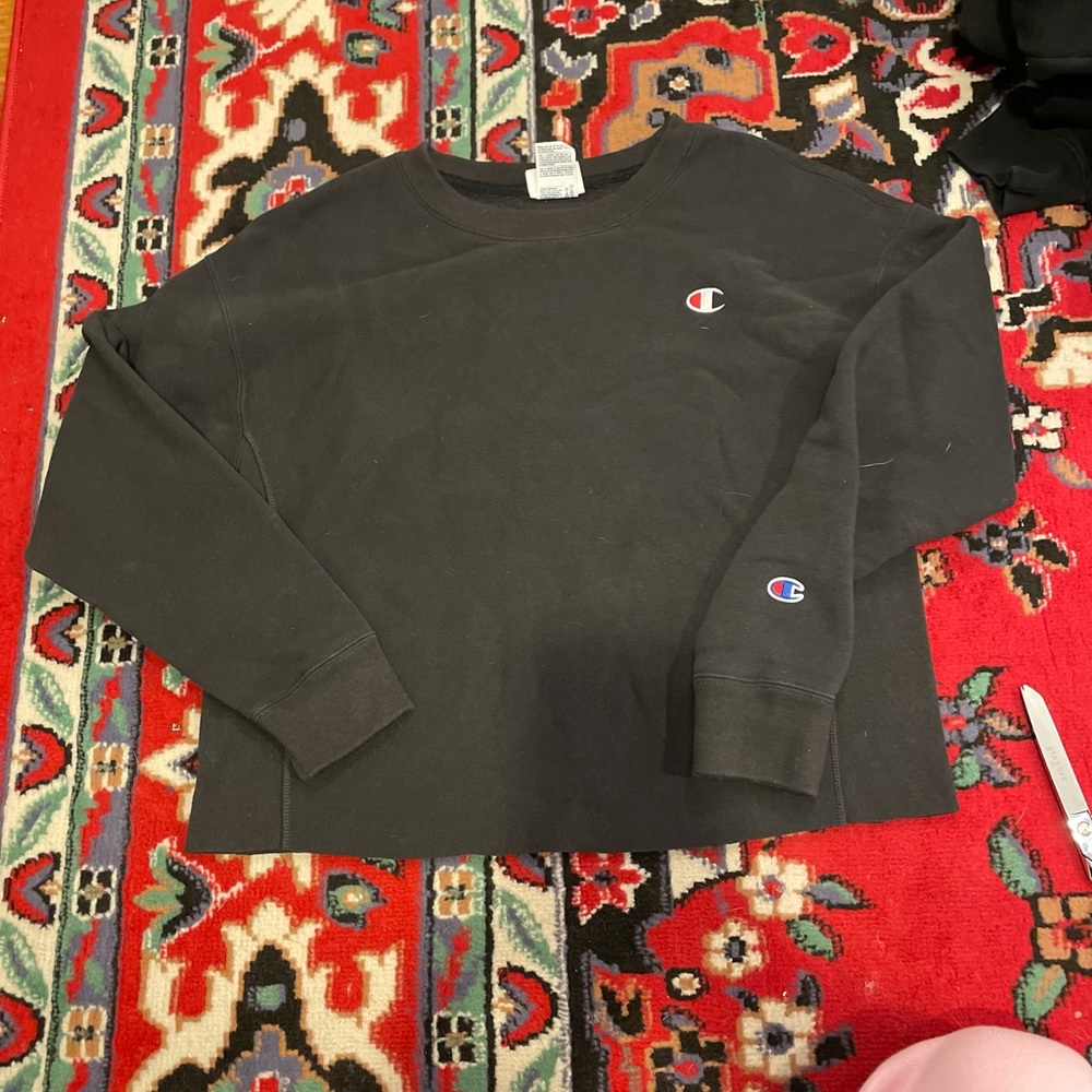 black champion crewneck